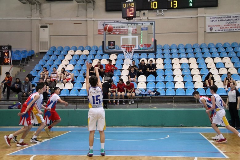 Mimar Sinan Spor Salonu'nda 3x3 Basketbol Yıldız Grup Müsabakaları Sona Erdi