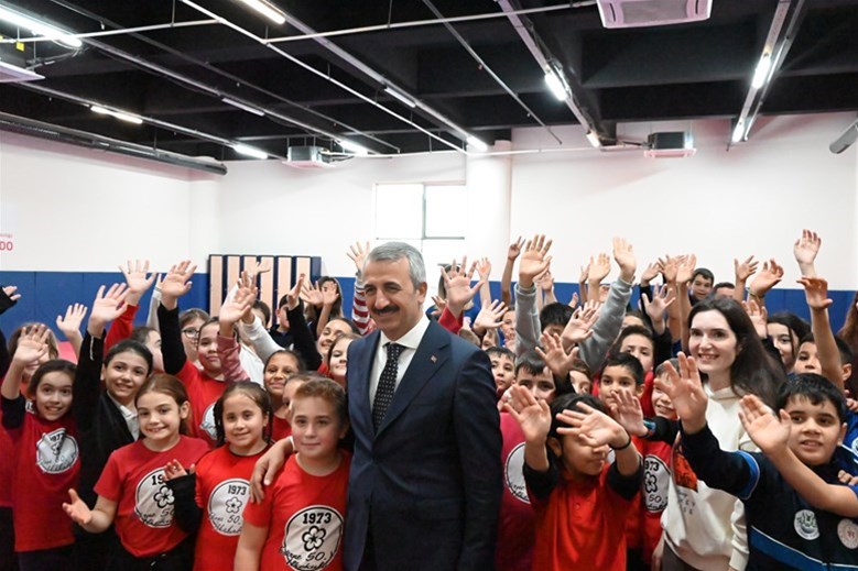 “Okuldan Spora” Projesi Kapsamında Vali Yunus Sezer Sporcularla Bir Araya Geldi