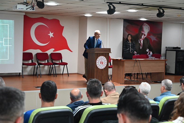 Edirne Amatör Liglerinde Başarılı Kulüplere Plaket Takdim Töreni Gerçekleştirildi