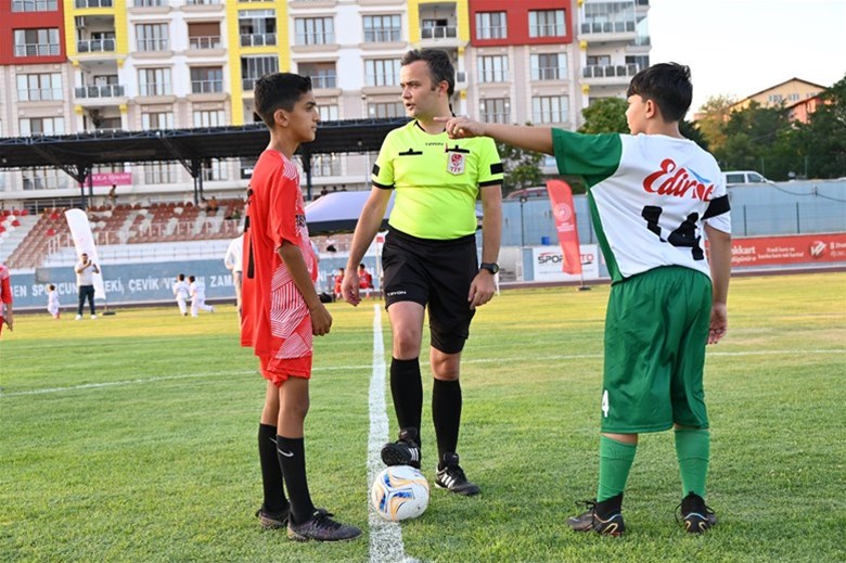 Yaz Mahalle Ligi Başladı