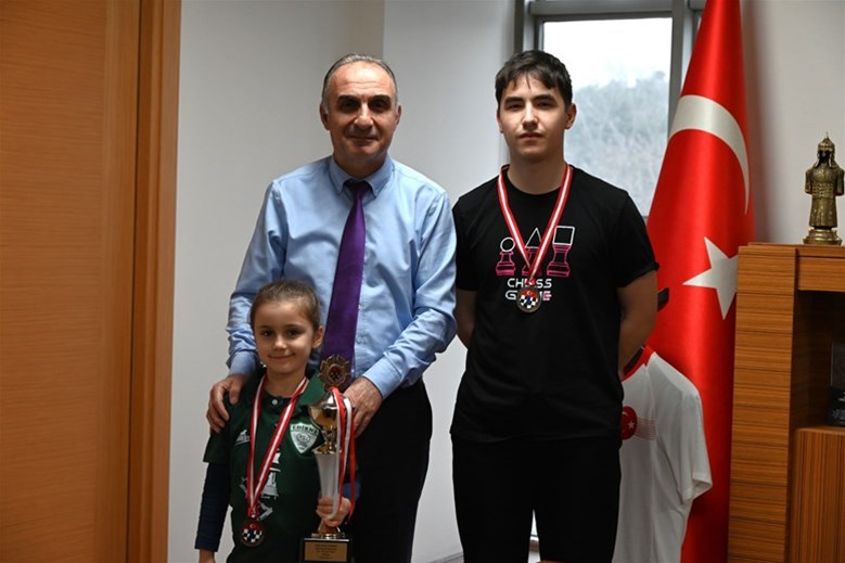 Meriç Metin ve Doruk Karayayla’dan İl Müdürümüz Selim AK'a Ziyaret